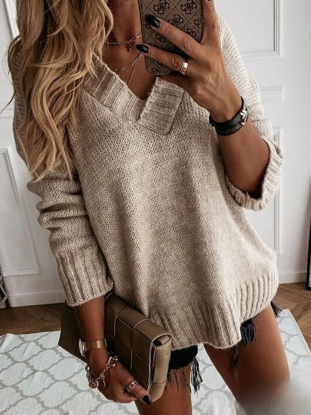 Moderner Pullover mit V-Ausschnitt in kuscheligem Khaki